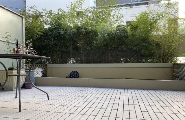 Urban Zen Studio suite - a cozy Central-city retreat