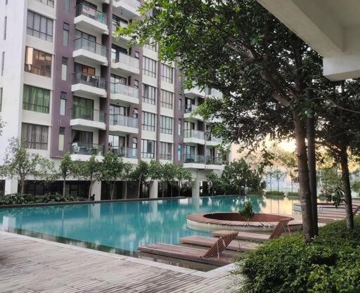 Urban360 Pool view with Netflix and wifi