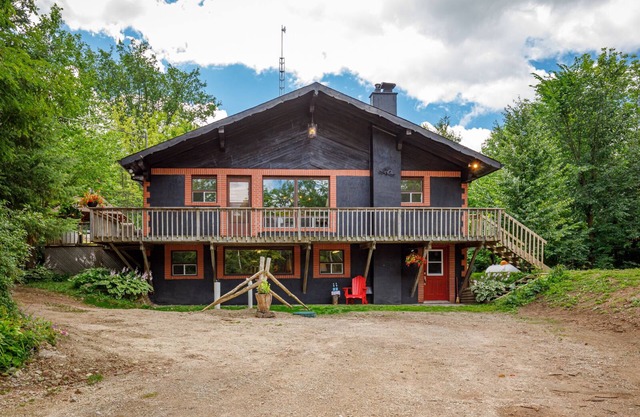 UrbanChalet: Secluded 20Acres W/Pizza Oven+Firepit