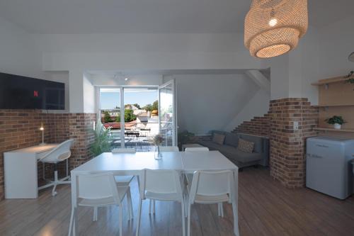 Urbanes Dachrefugium mit Balkon