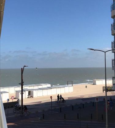 Urbanstay Suites - Beachfront Apartment In Knokke