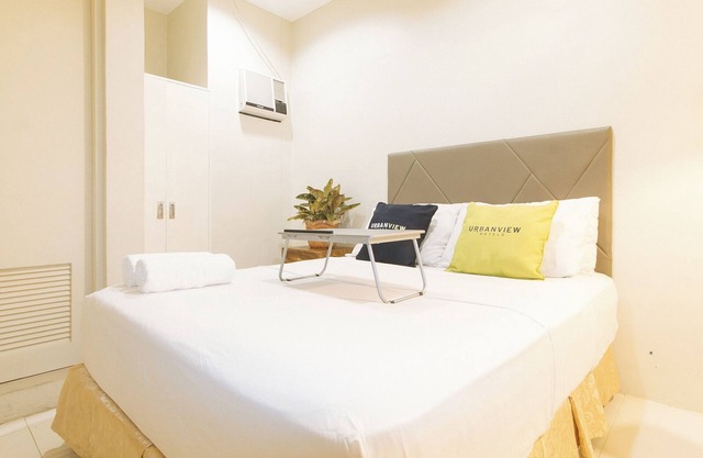UrbanView @ Lacson Street Bacolod City by RedDoorz
