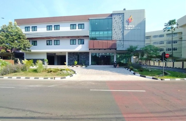 Urbanview Wisma Wirasatya Akpol Semarang by RedDoorz
