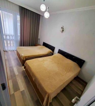 UREKI CHEERFUL HOME