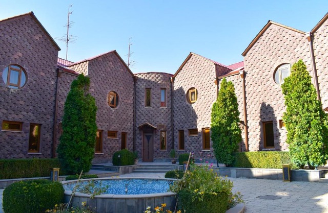 Ureni Hotel