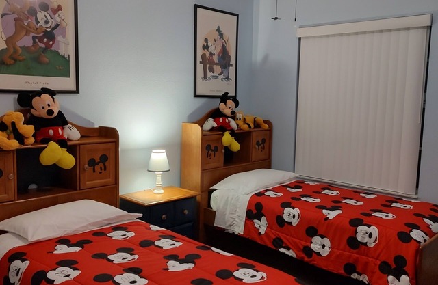 $ 125 / noche Privado y espacioso 4BR / 3BA 15 min de Disney, piscina
