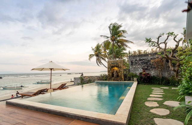 Utama Villas Beach Front Candidasa