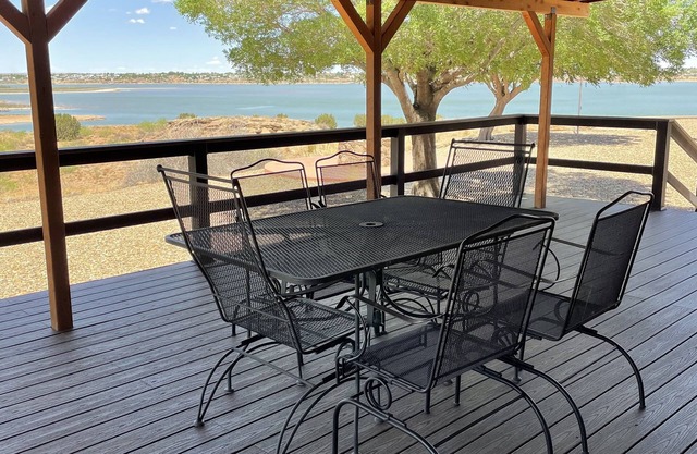 Ute Sunset Lake House-3 Bed/2 Bath Lakefront Home