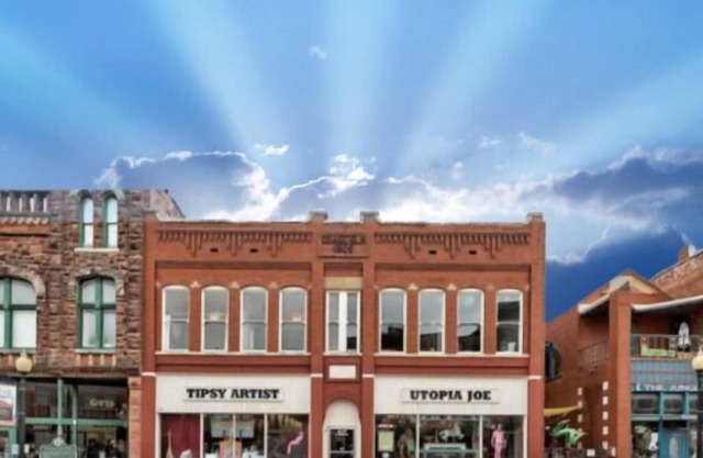 Utopia Joe Loft - Great Downtown Views with Hardwood Floors & Original Art