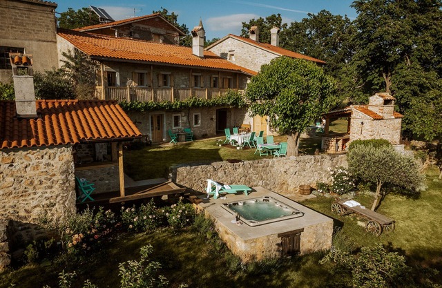 Utovlje 8, Sezana, Mediteran-Karst region