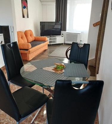 Vár-Lak Apartman