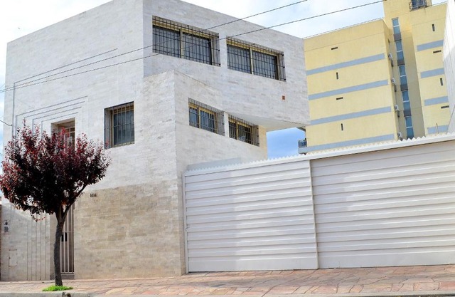 Vía Lavalle Suites