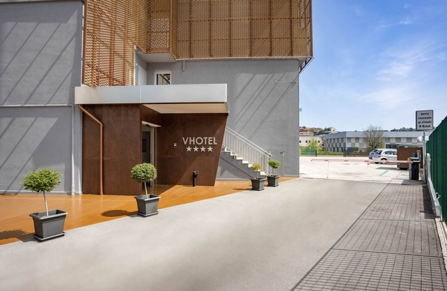 V Hotel