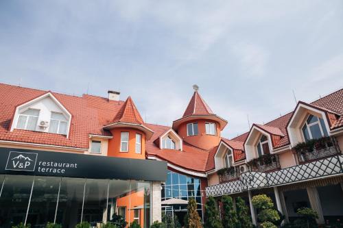 V&P HOTEL & Restaurant