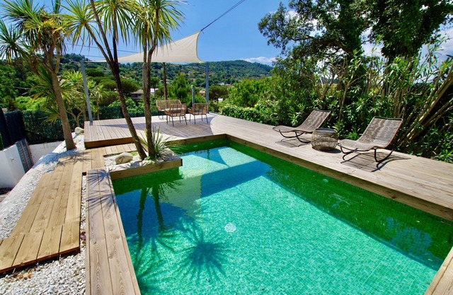 V&V Lloret-Villa Cinta:lujosa villa con piscina privada y aire acondicionado