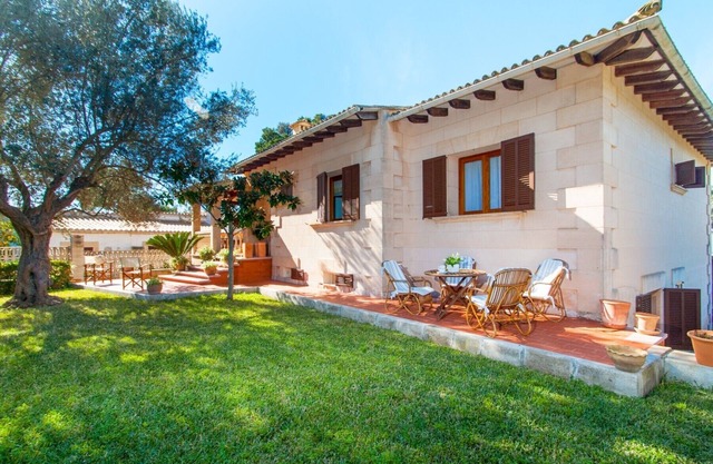 Increíble villa con vistas al mar y jardín, a sólo 300 metros de la playa