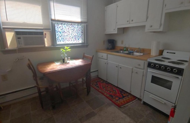 Va Beach Zen tree house style studio F