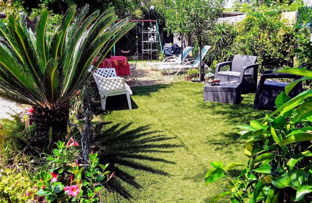 Vac mer VAR. Rent T2. 80m2 in wing of villa 4/5 pers in La Londe les Maures.