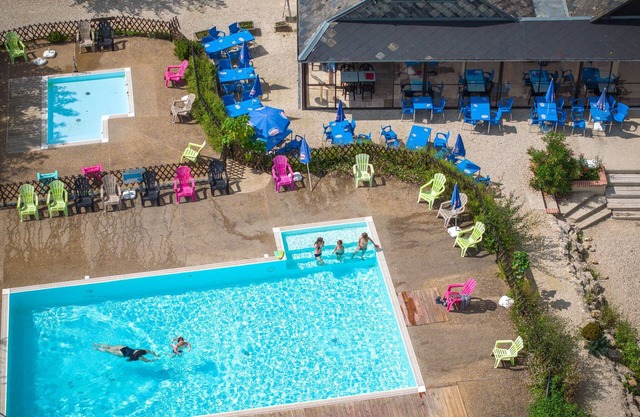 Vacances à la ferme | Mobil-home + TV | Camping 4*