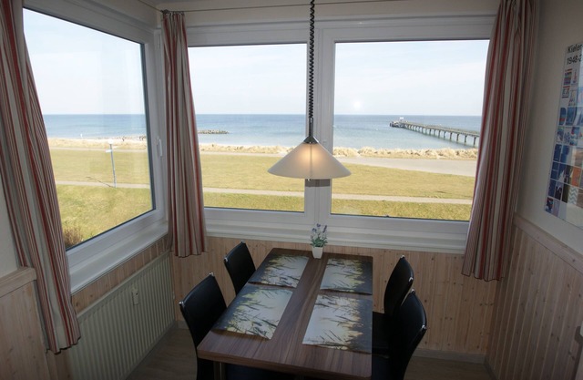 Vacation apartment Ostseeblick on Schönberg beach