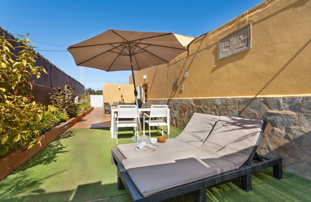 Apartamento de vacaciones 'Rural Zona Céntrica Isla' con vistas a la montaña, terraza y Wi-Fi