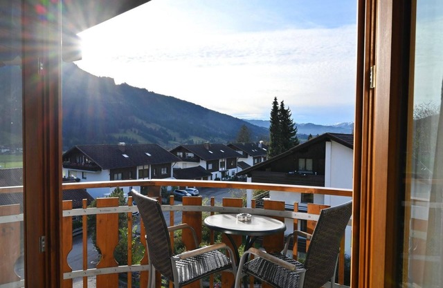 Vacation apartment no. 2 with south and east-facing balcony - Gästehaus Landgraf