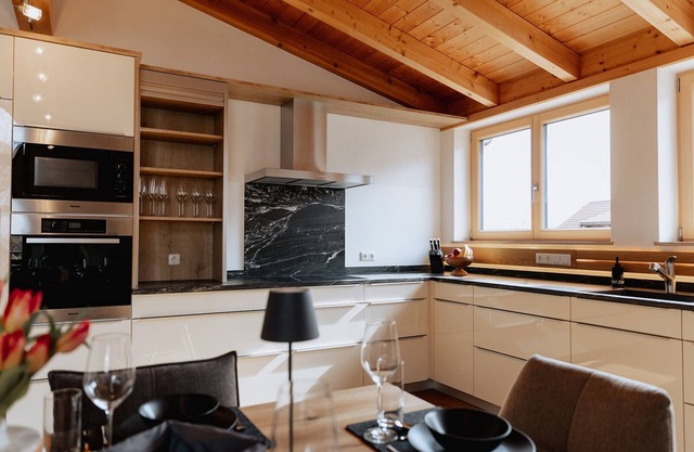 Vacation apartment/apartment for 7 guests with 125m² in Oy-Mittelberg (272054)