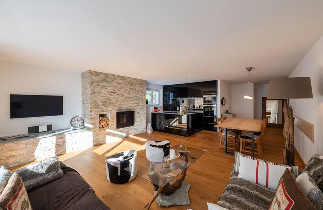 Vacation apartment/apartment for 4 guests with 86m² in Davos Dorf (272115)