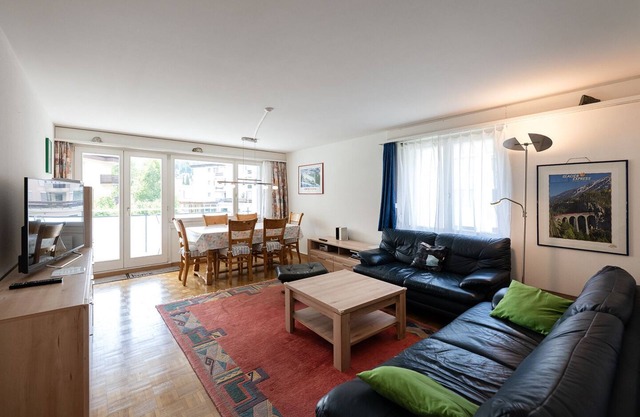 Vacation apartment/apartment for 7 guests with 90m² in Davos Dorf (296604)