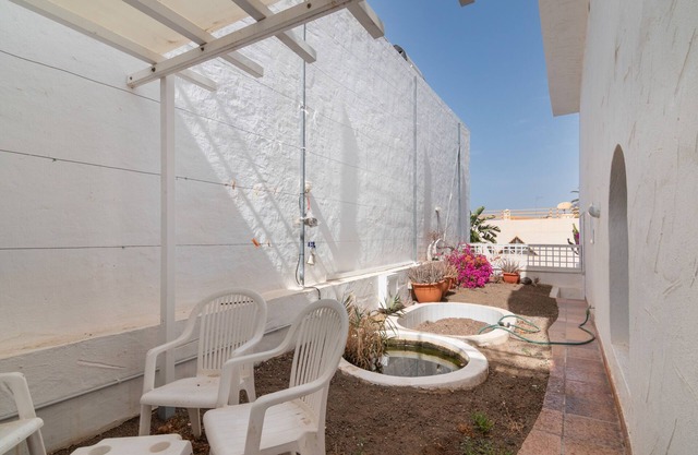 Apartamento de vacaciones 'Apartamento Con Jardín' con vistas a la montaña, jardín privado y Wi-Fi
