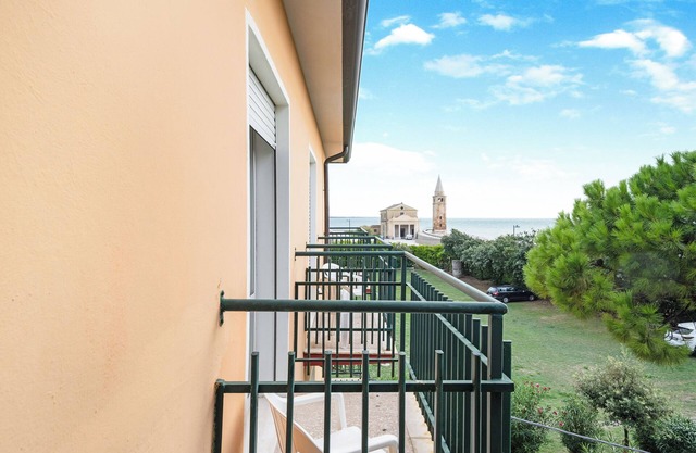 Apartamento de vacaciones 'Alloggi Estivi Caorle 6' con vistas al mar, jardín y terraza