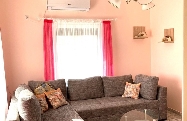 Vacation apartment/apartment for 5 guests with 60m² in Orizare (270516)