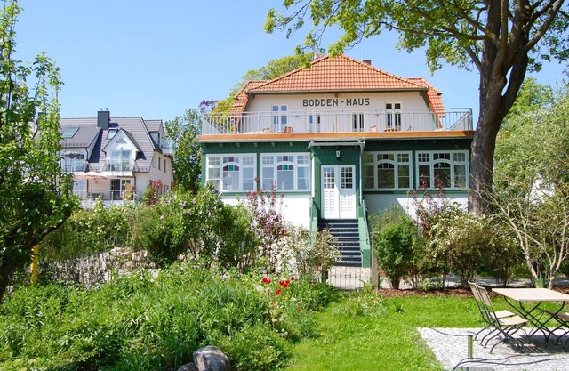 Vacation apartment "Boddenhaus Apartment 3" - 1st floor approx. 98 m² for 2-4 persons