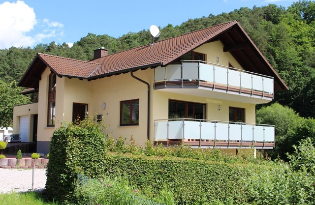 Apartment Lirum (garden level)