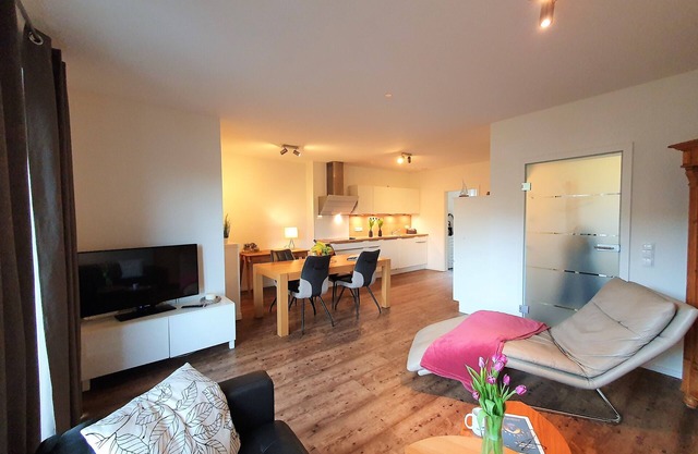 Rawe West - for 4 people, central location, upscale and modern furnishings