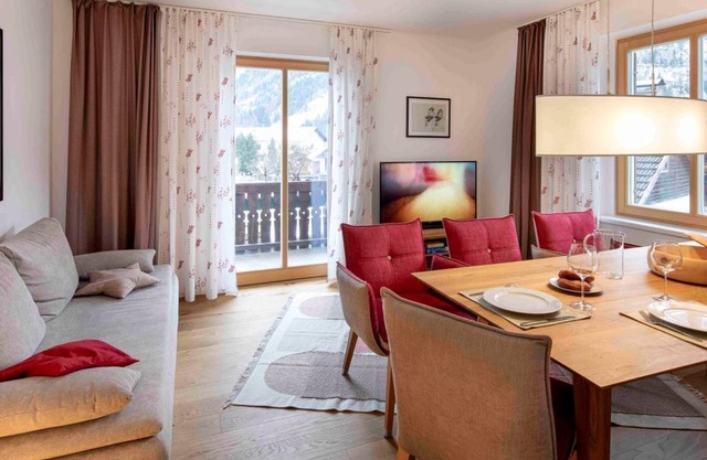 Vacation apartment W8, 1 bedroom, 2 bedrooms, kitchen, shower bath WC - Ferienhaus Hotel Post