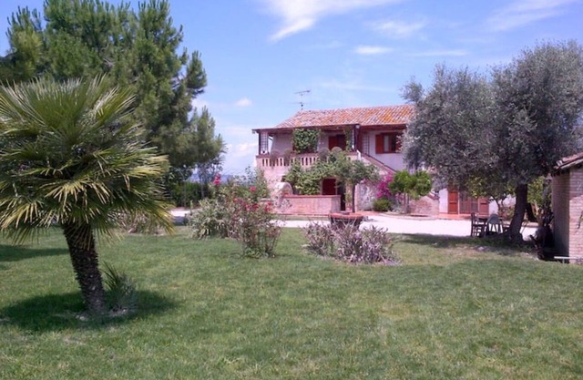 Vacation apartment with pool in historic country house Casa Norina