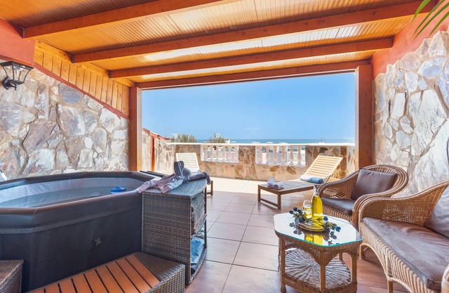 Vacaciones 'Chabela's Penthouse' con vistas al mar, bañera de hidromasaje y aire acondicionado