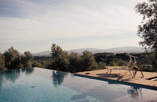 Vacation close to nature in an equipped glamping tent in a Tuscan olive grove