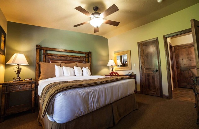 Vacation Day Is Always A Great Idea! Near George Baker River Park, Free Parking