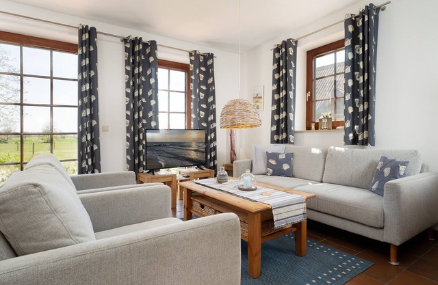 Vacation apartment/apartment for 4 guests with 70m² in Fehmarn OT Sahrensdorf (295141)