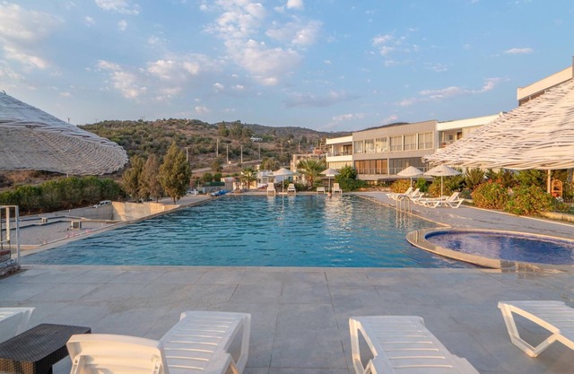 Vacation Flat w Pool, Garden in Bodrum