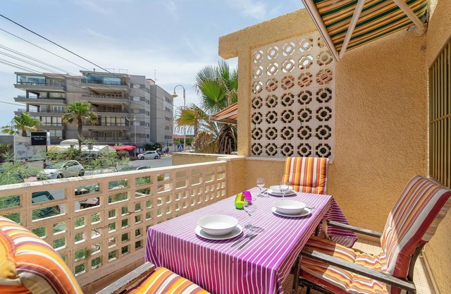 Casa de vacaciones "La Roqueta" con jardín, terraza y Wi-Fi