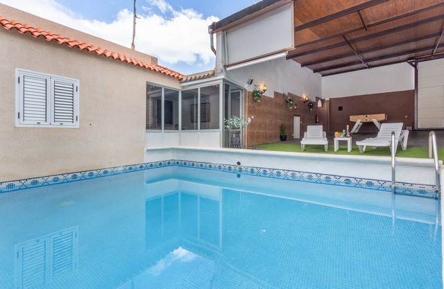 Vacaciones 'Haroldo' con vistas al mar, piscina privada y Wi-Fi