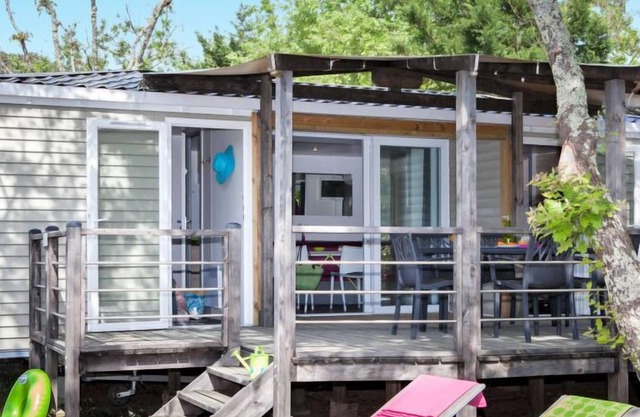 Casa de vacaciones Camping Caravaning (AAR353) en St-Alban-Auriolles - 6 personas, 2 dormitorios