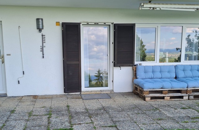 44a..beautiful vacation apartment with garden and garden fence