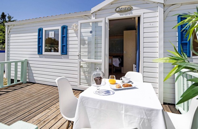 Casa de vacaciones "Bungalow La Villoria Deluxe 8" con piscina compartida, terraza privada y Wi-Fi