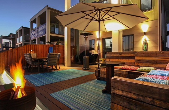 Lakeside Deck Holiday House