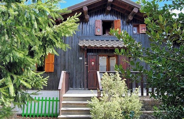 Casa de vacaciones "Chalet Gineprino" con terraza descubierta privada y jardín