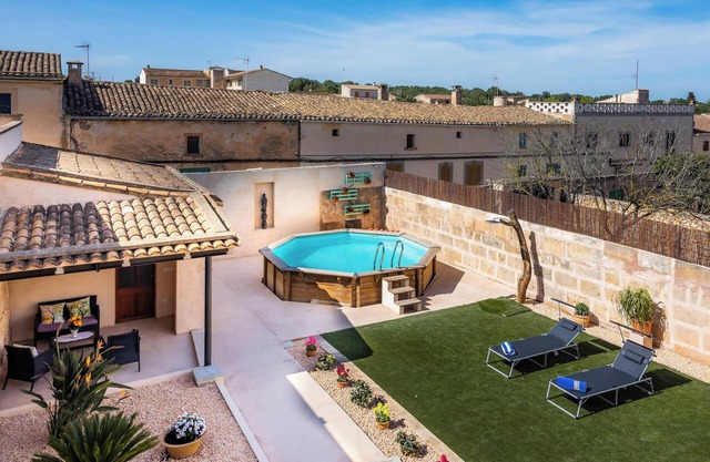 Casa de vacaciones Cas Padri Pep con piscina, Wi-Fi, jardín y terraza